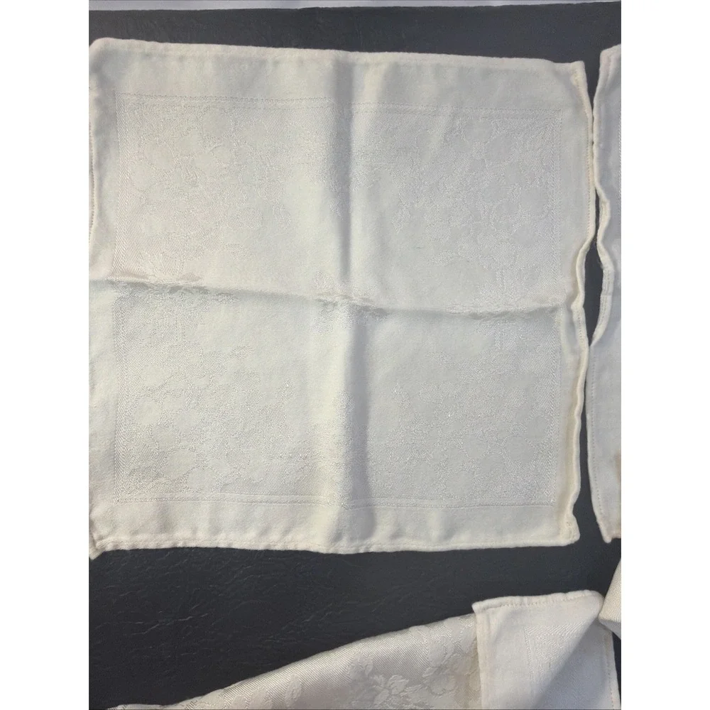 Set of 5 Vintage Linen Napkins Floral‎ Table Linens, Bread Basket, Clean 377
